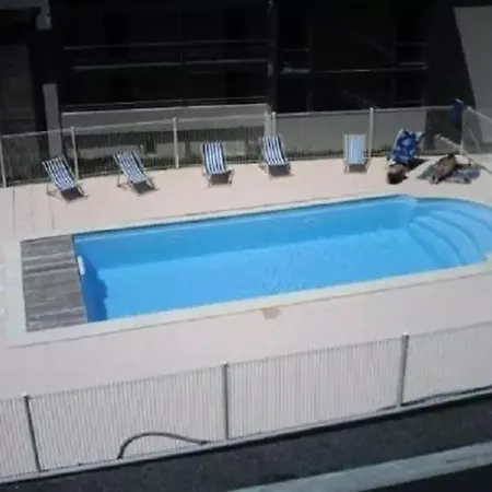 Apartment T2 Avec Balcon, Piscine Et Parking A Luz-saint-sauveur, Proche Commodites Et Stations De - Fr-1-402-140