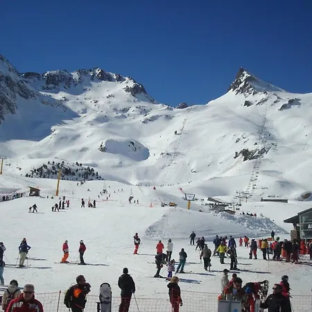 T2 Avec Balcon, Piscine Et Parking A Luz-saint-sauveur, Proche Commodites Et Stations De - Fr-1-402-140 Luz-Saint-Sauveur