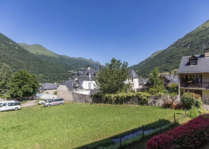 Апартаменты T2 Avec Balcon, Piscine Et Parking A Luz-saint-sauveur, Proche Commodites Et Stations De - Fr-1-402-140