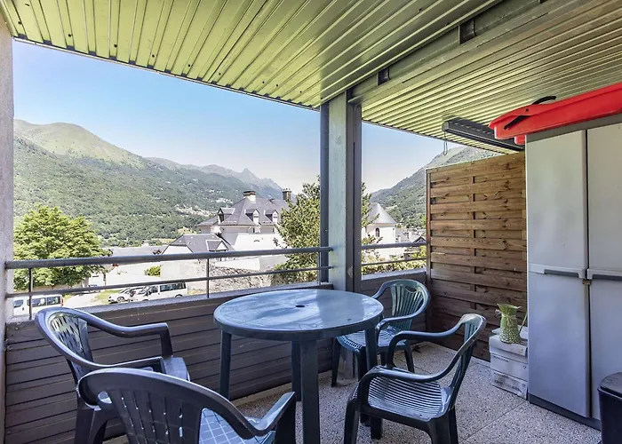 T2 Avec Balcon, Piscine Et Parking A Luz-saint-sauveur, Proche Commodites Et Stations De - Fr-1-402-140 Апартаменты *
